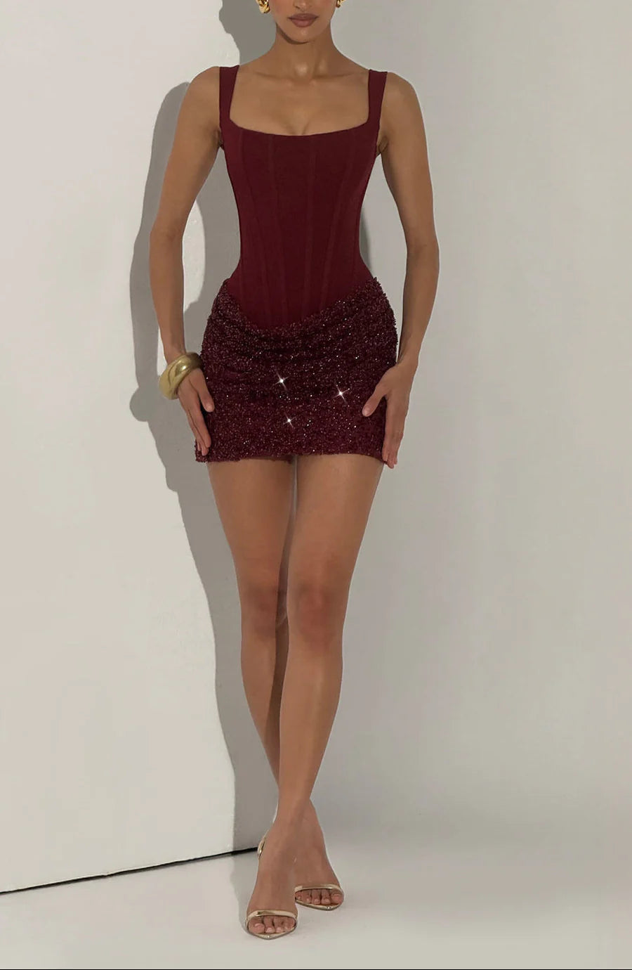 SOPHIE | VESTIDO SCARLET ELEGANCE